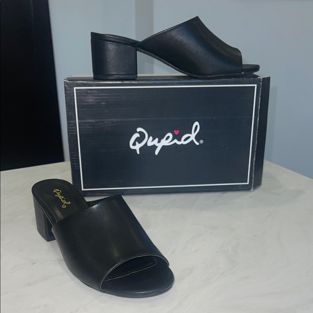 New!! ✨ “Qupid” Black Mules Versatile Leather Open Toe Clogs- Size 6